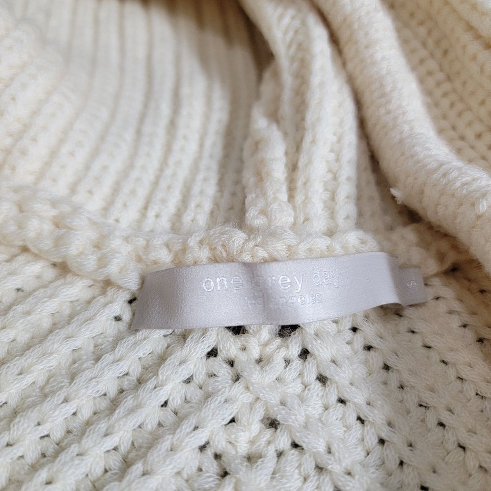 One Grey day Los Angeles Sweater sz Small - Picture 4 of 7